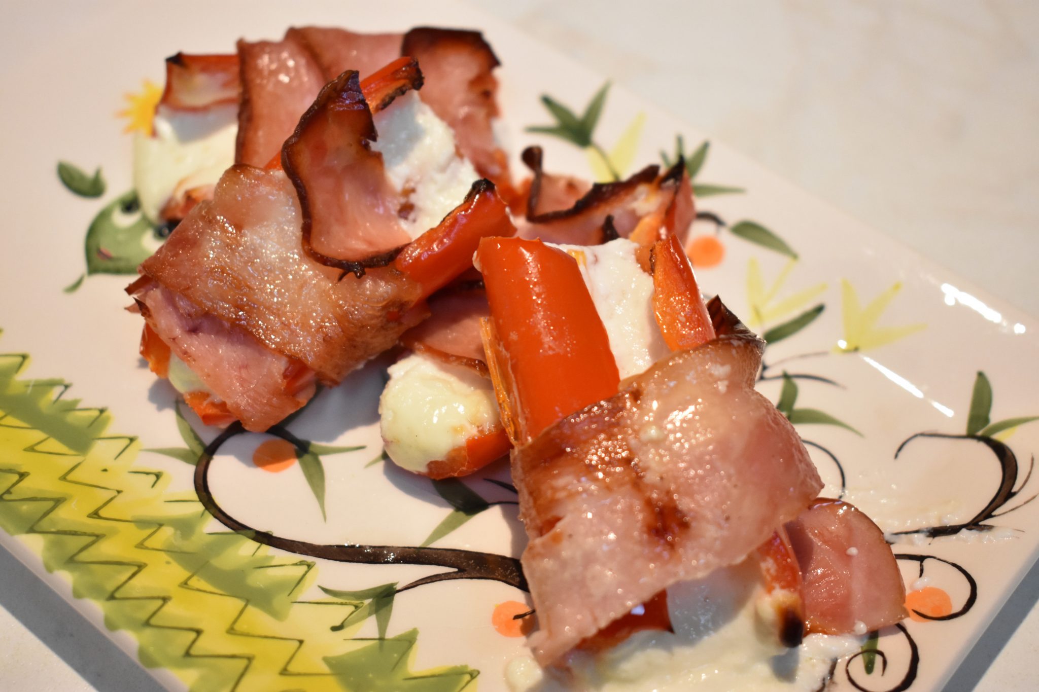 Μπαστουνάκια πιπεριάς με μπέικον