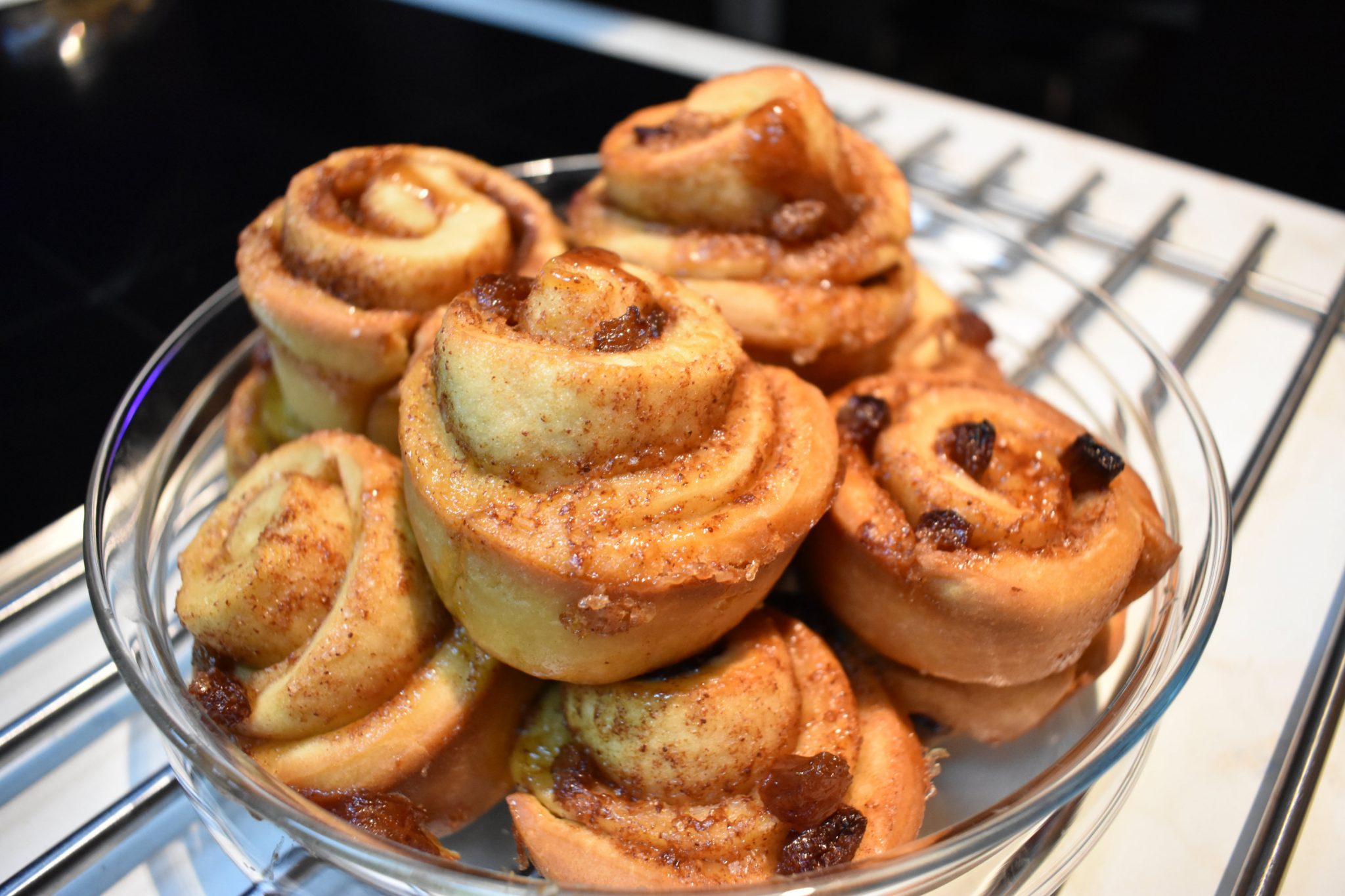 Ρολάκια κανέλας (cinnamon rolls)